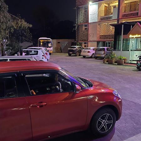 Hotel Caveri Madikeri Zewnętrze zdjęcie