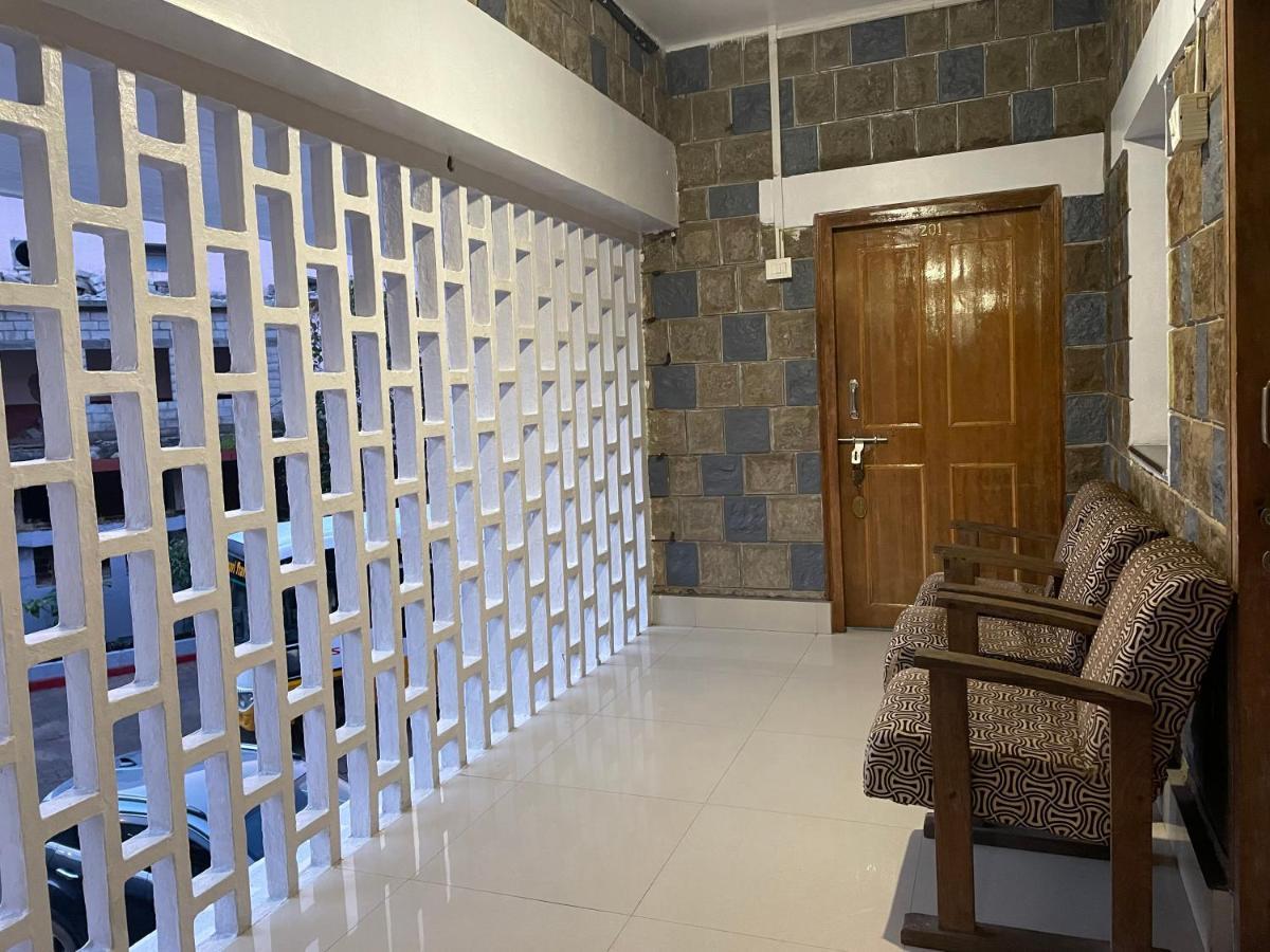 Hotel Caveri Madikeri Zewnętrze zdjęcie